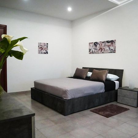 Ale Apartment Roma Esterno foto