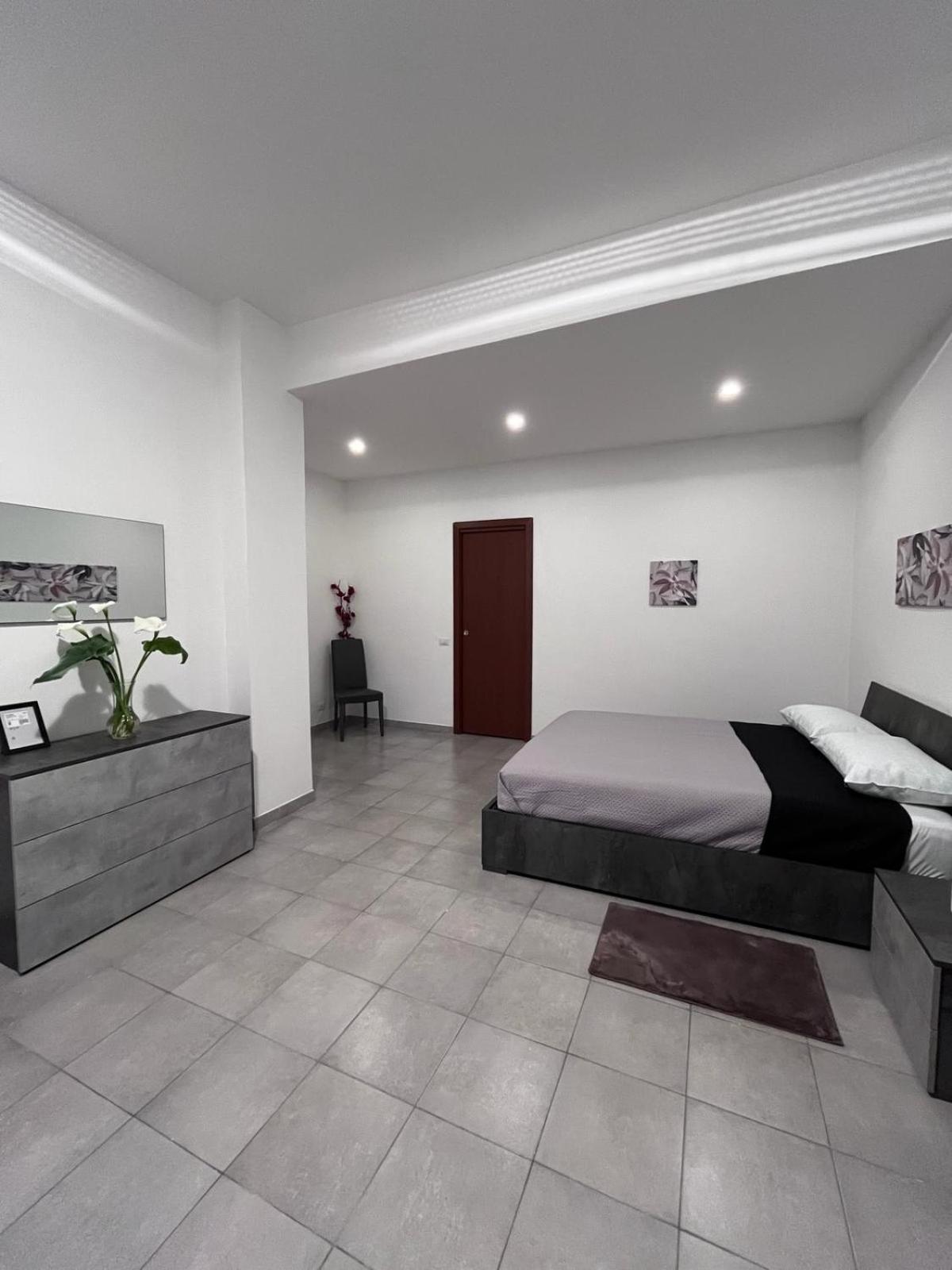 Ale Apartment Roma Esterno foto